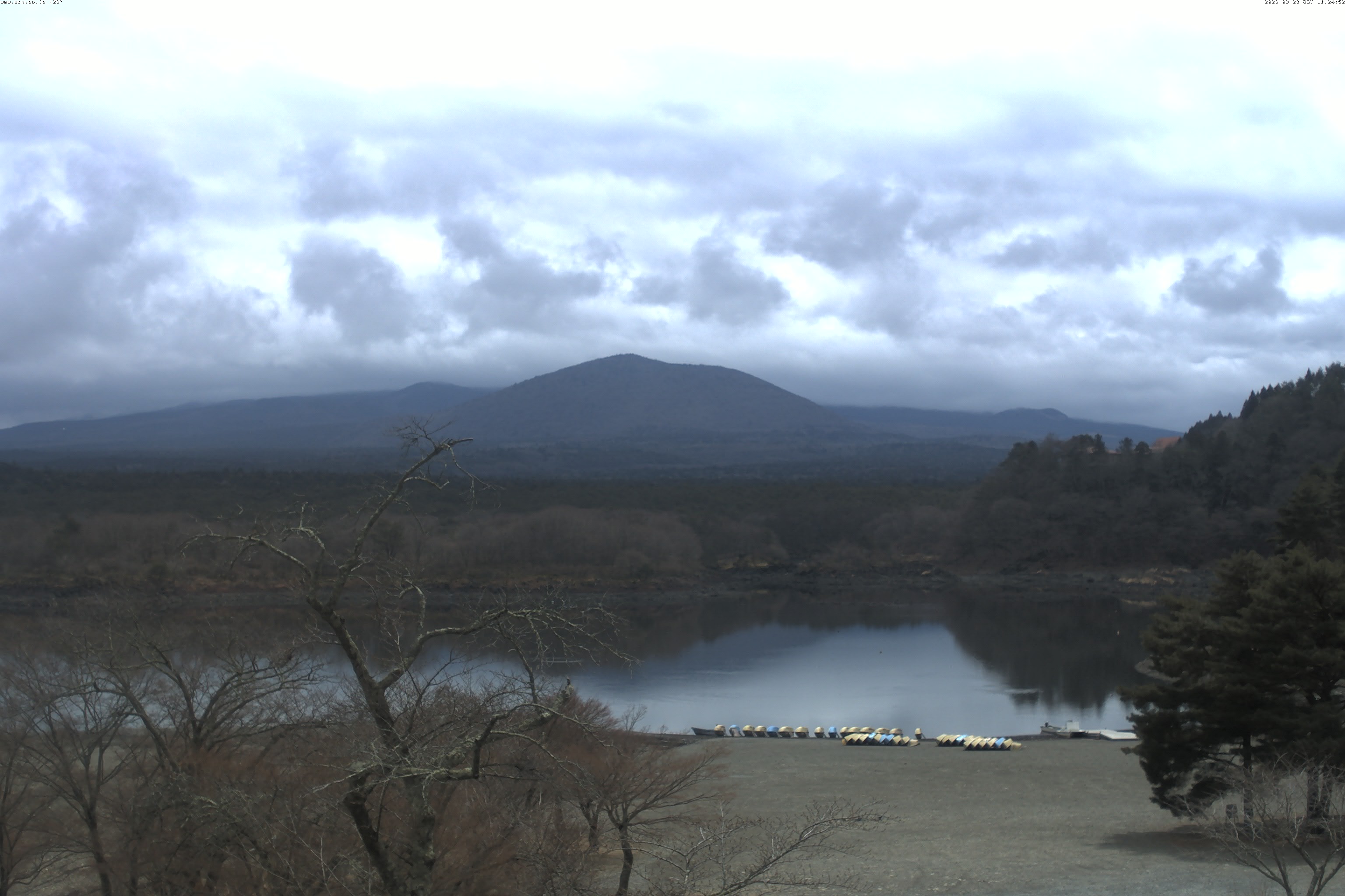 精進湖ライブカメラ