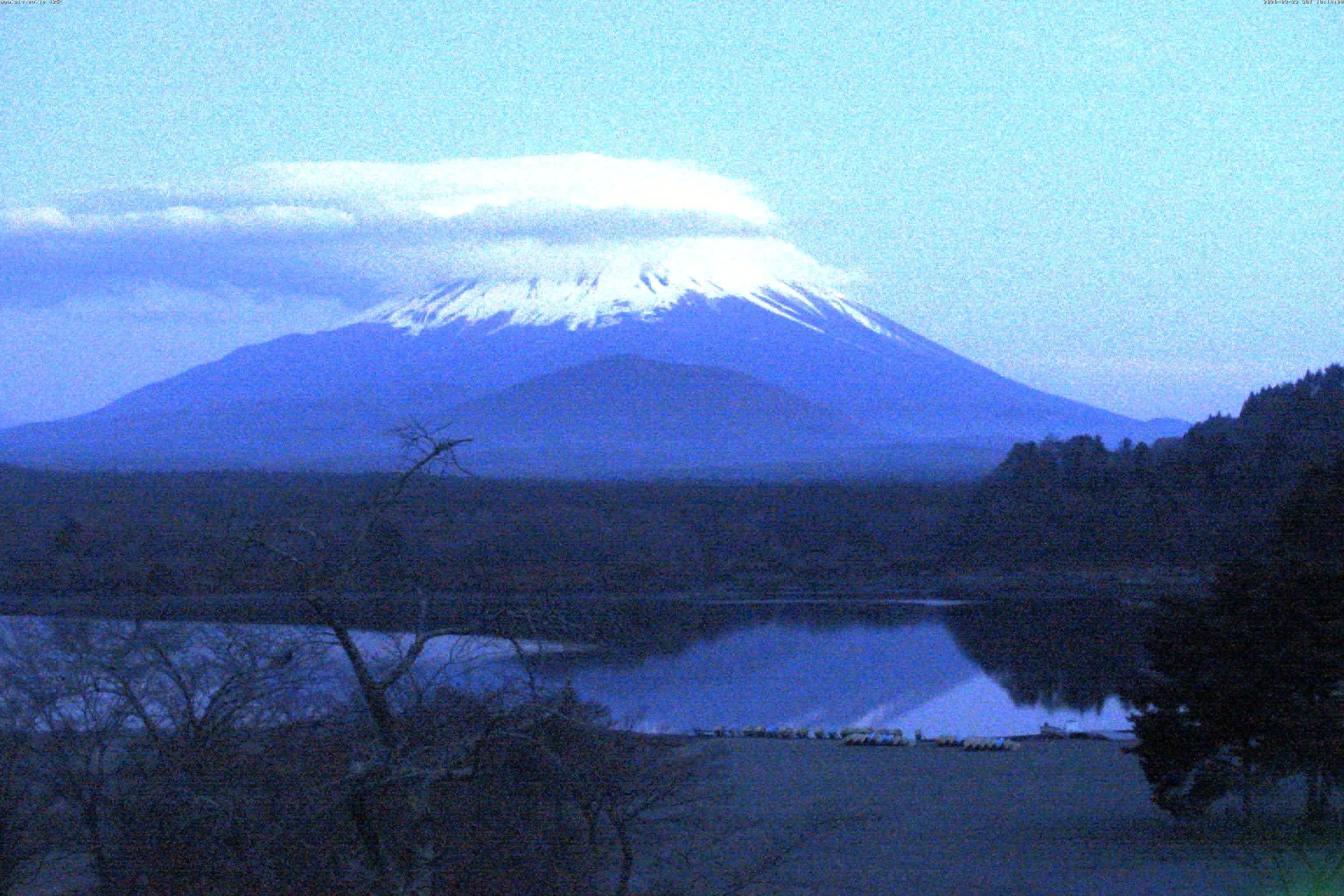 精進湖ライブカメラ