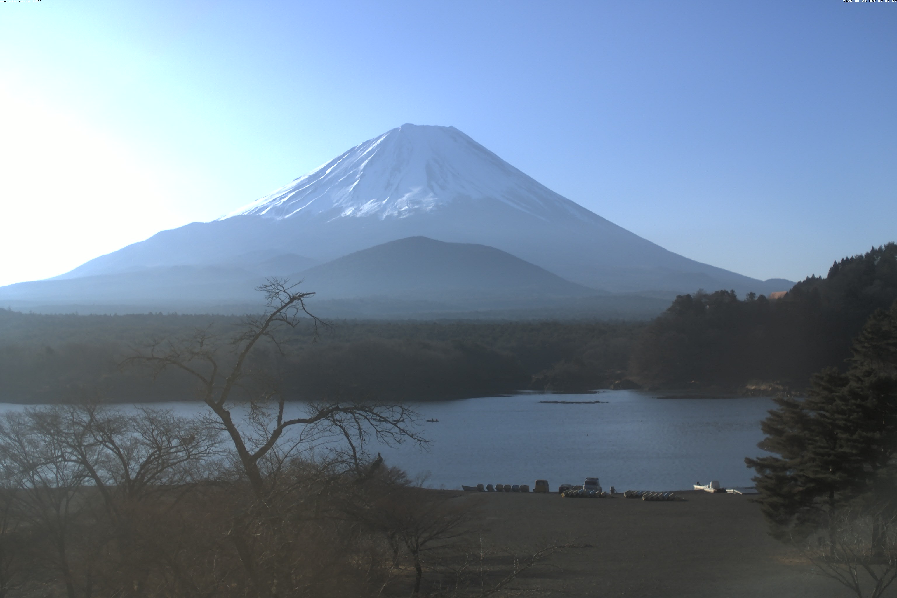 精進湖ライブカメラ