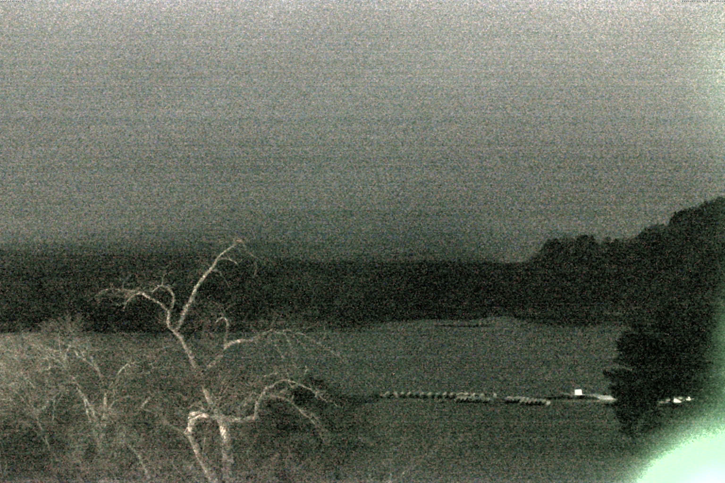 精進湖ライブカメラ