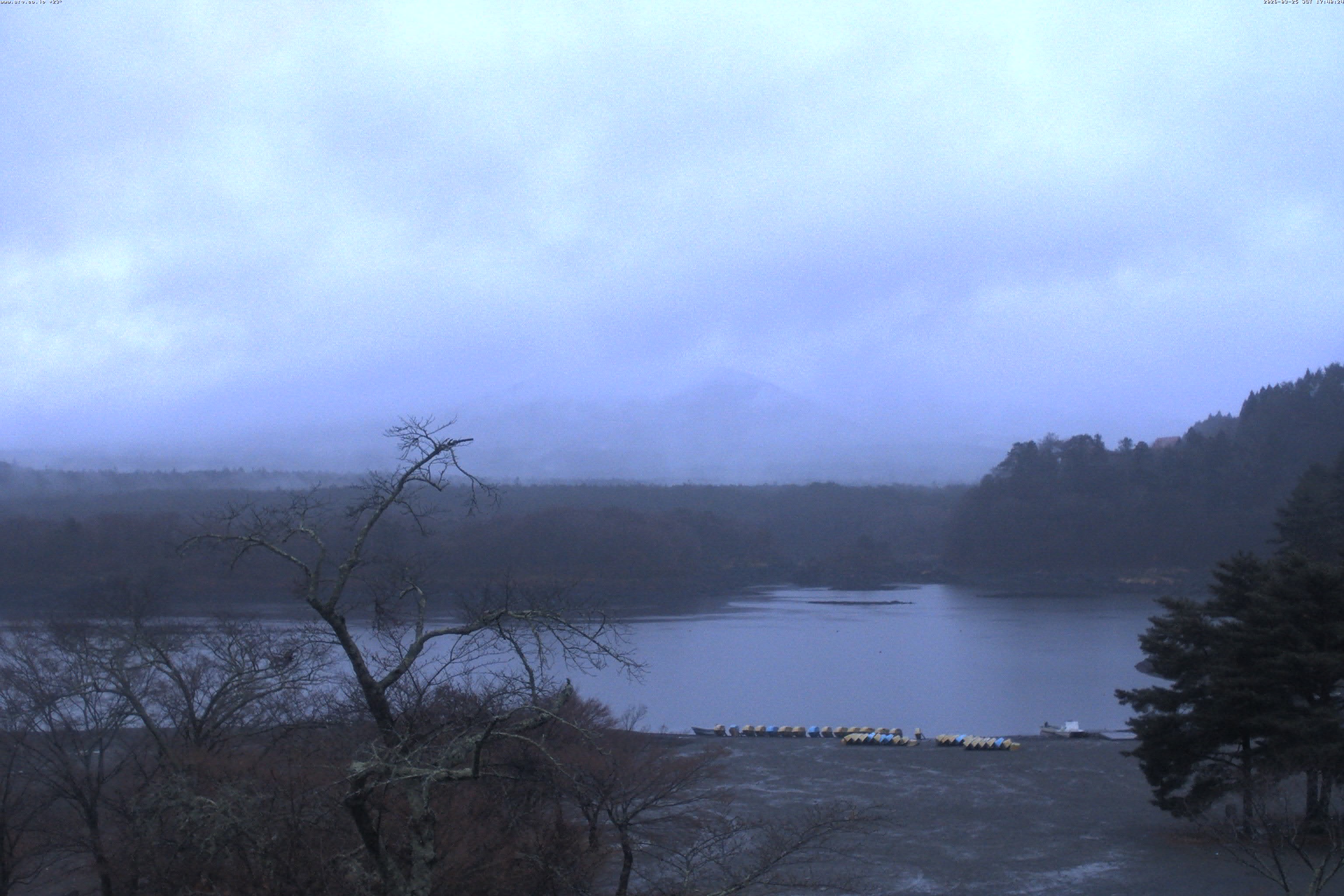 精進湖ライブカメラ