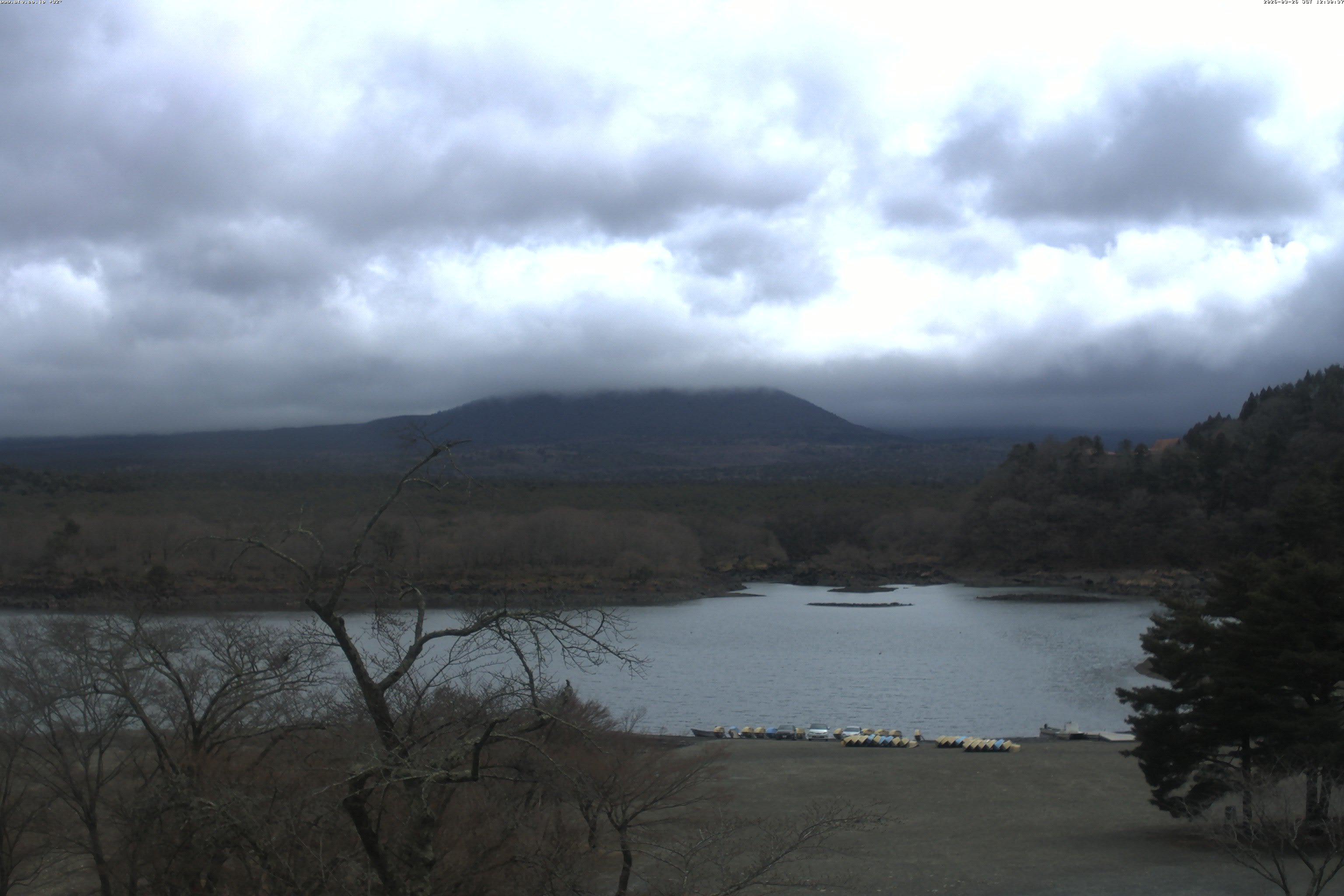 精進湖ライブカメラ