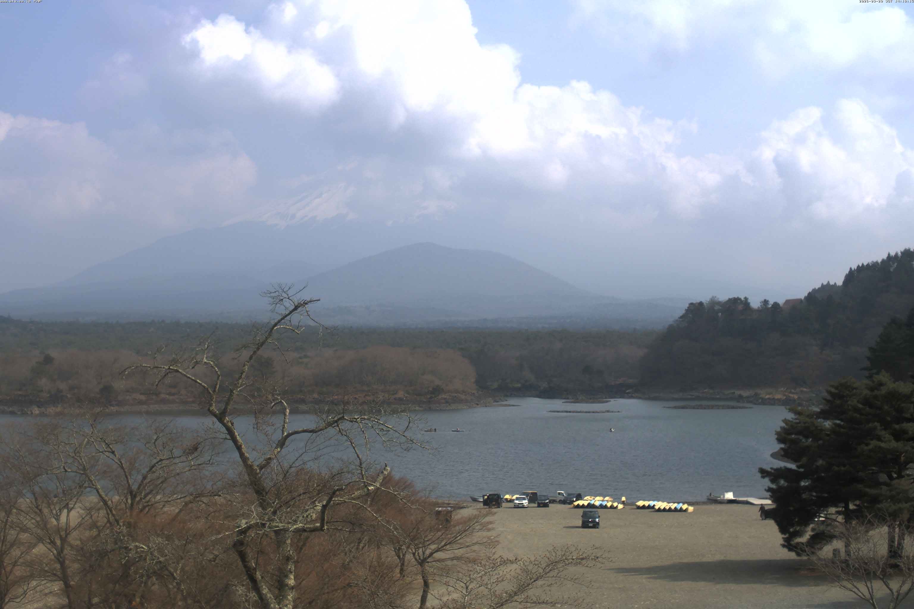 精進湖ライブカメラ