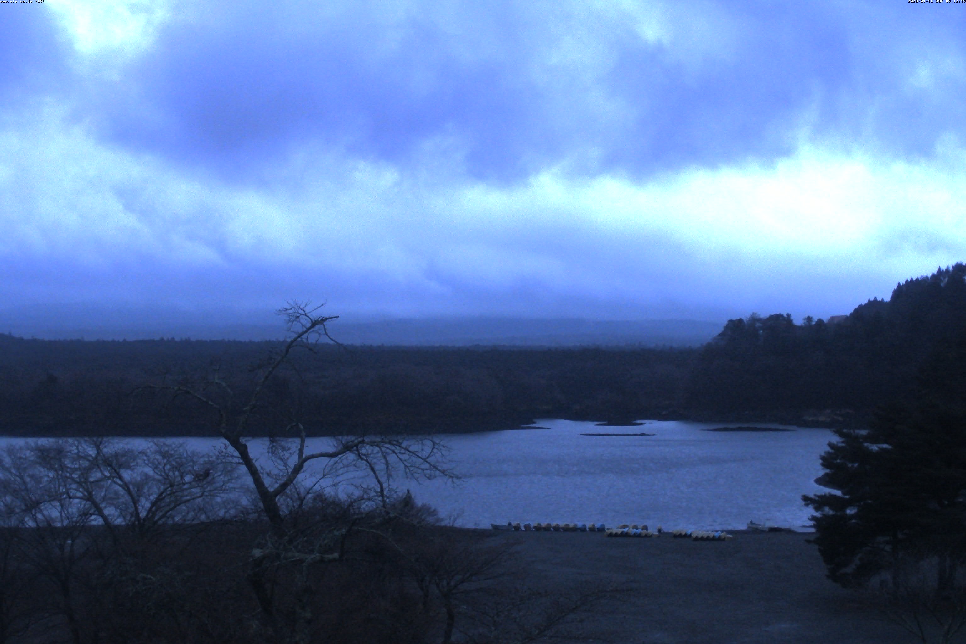 精進湖ライブカメラ