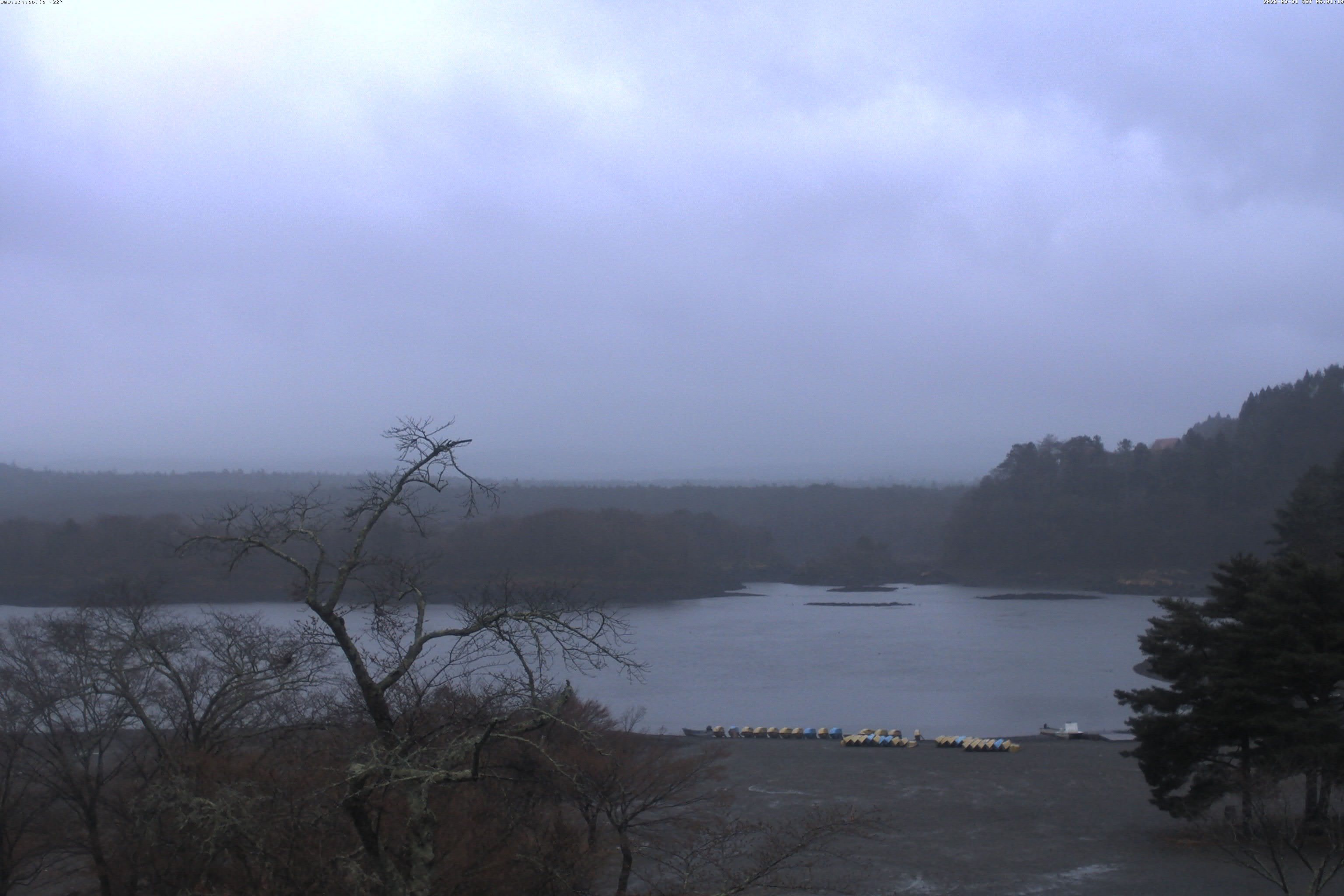 精進湖ライブカメラ