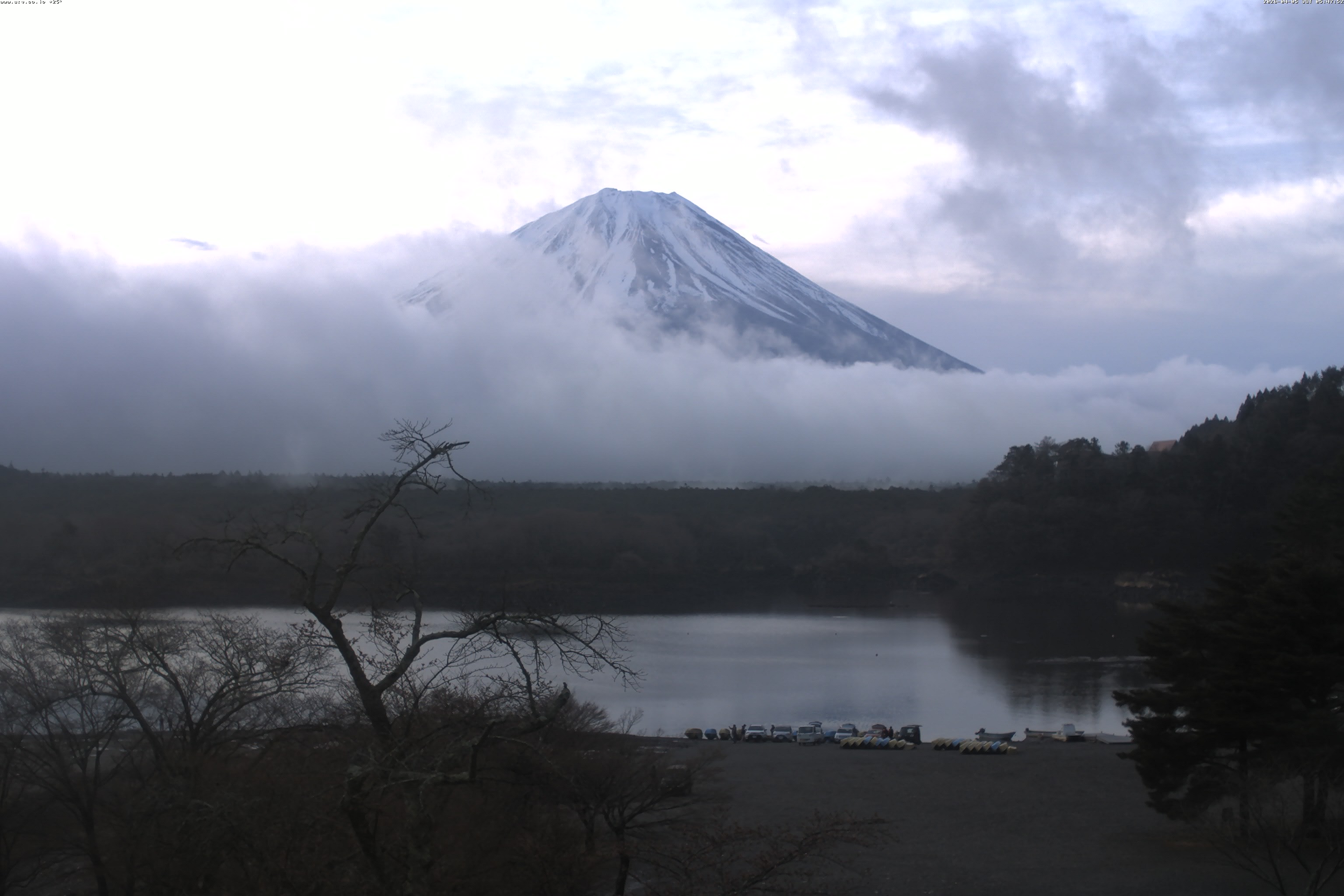 精進湖ライブカメラ
