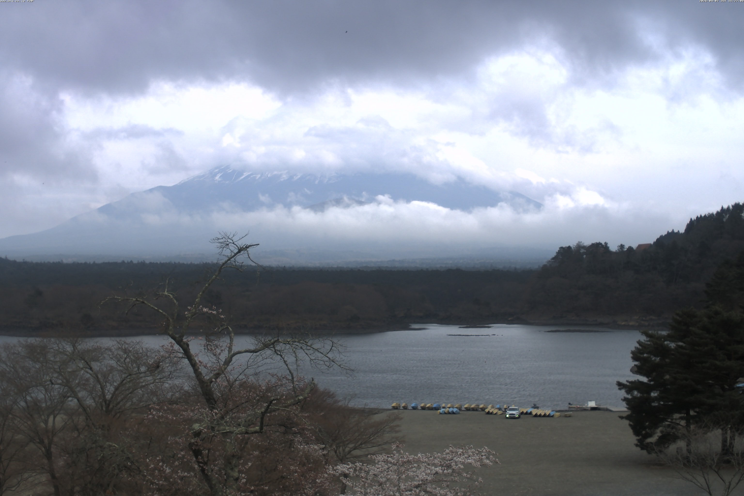 精進湖ライブカメラ