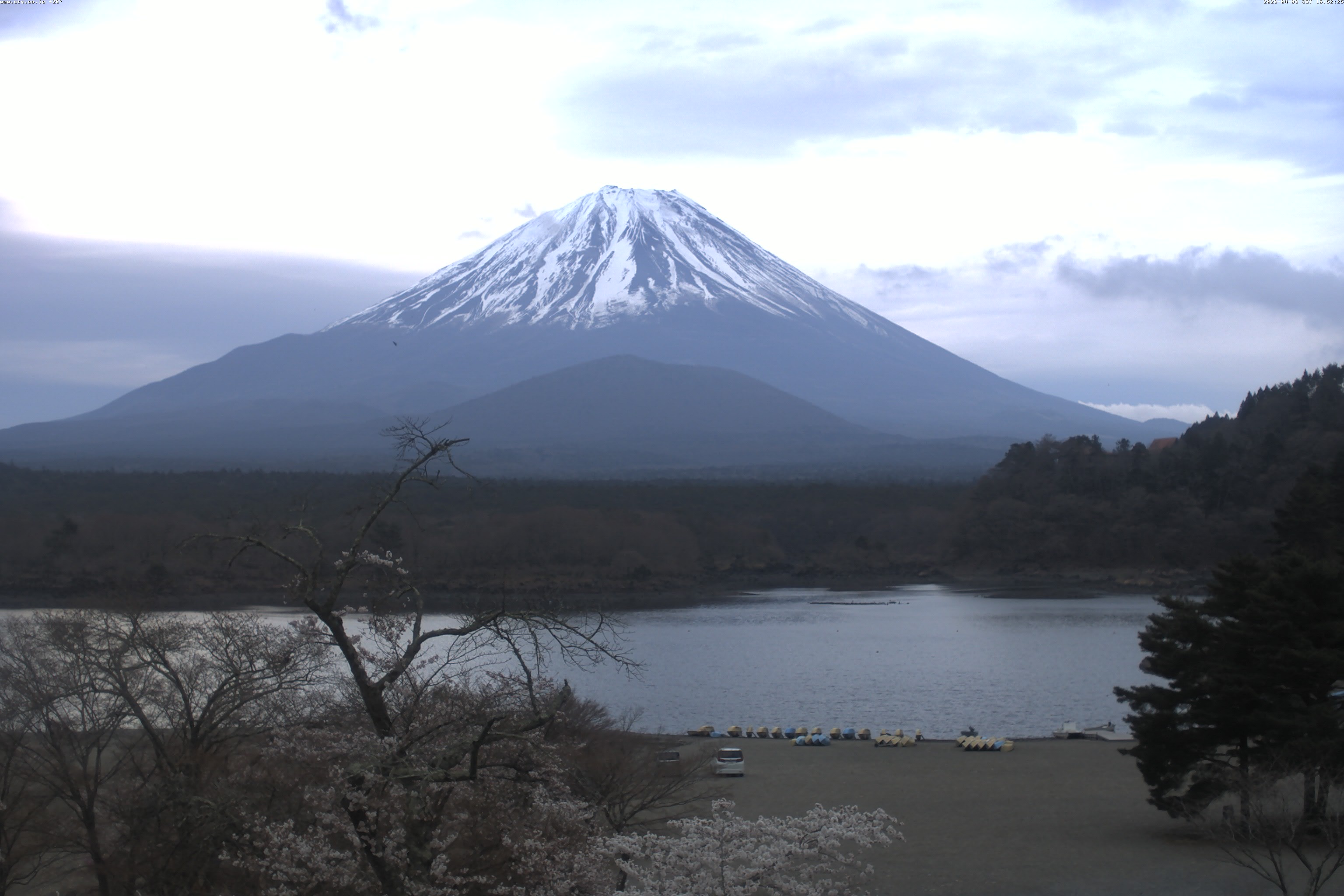 精進湖ライブカメラ