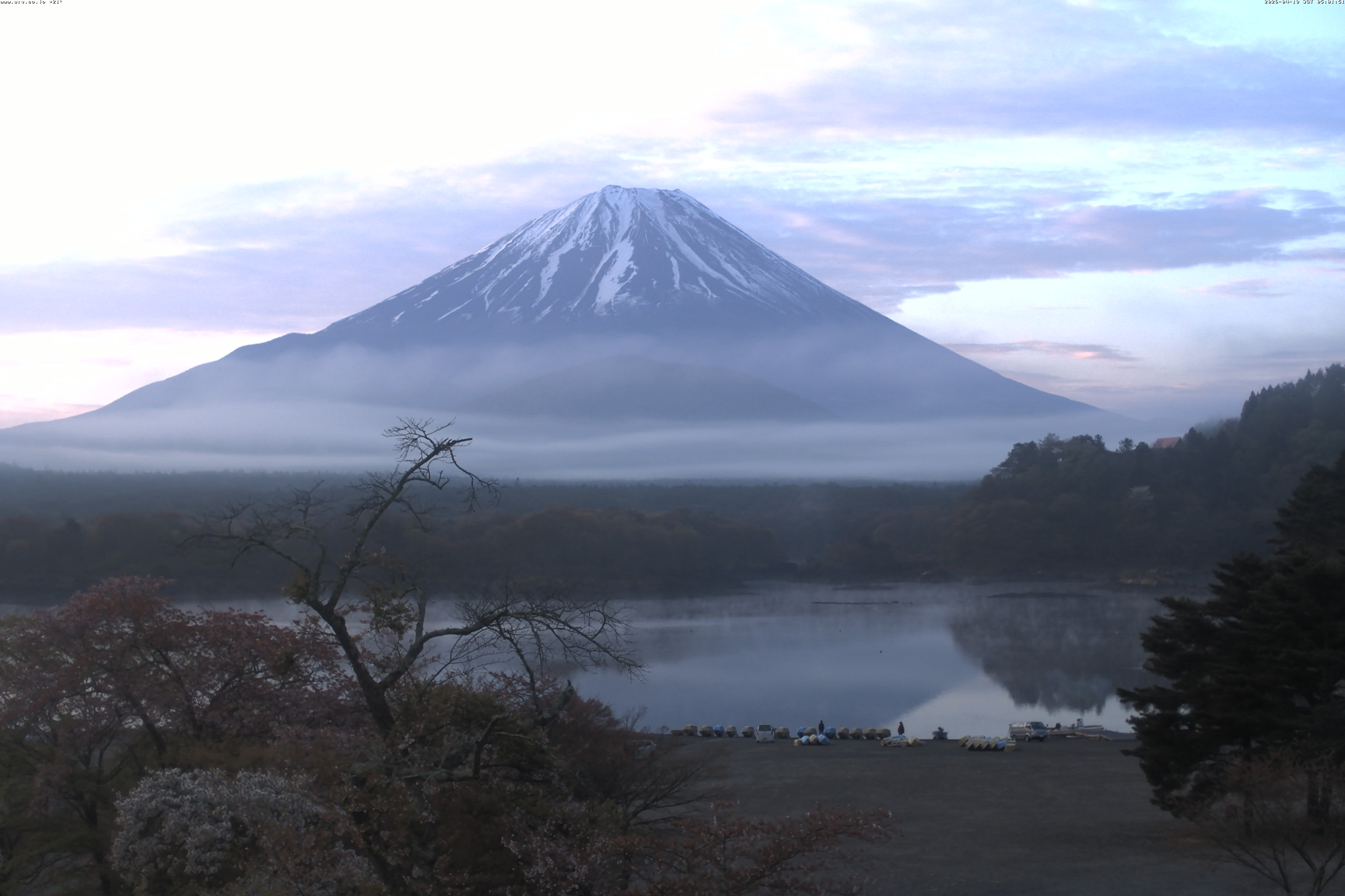 精進湖ライブカメラ
