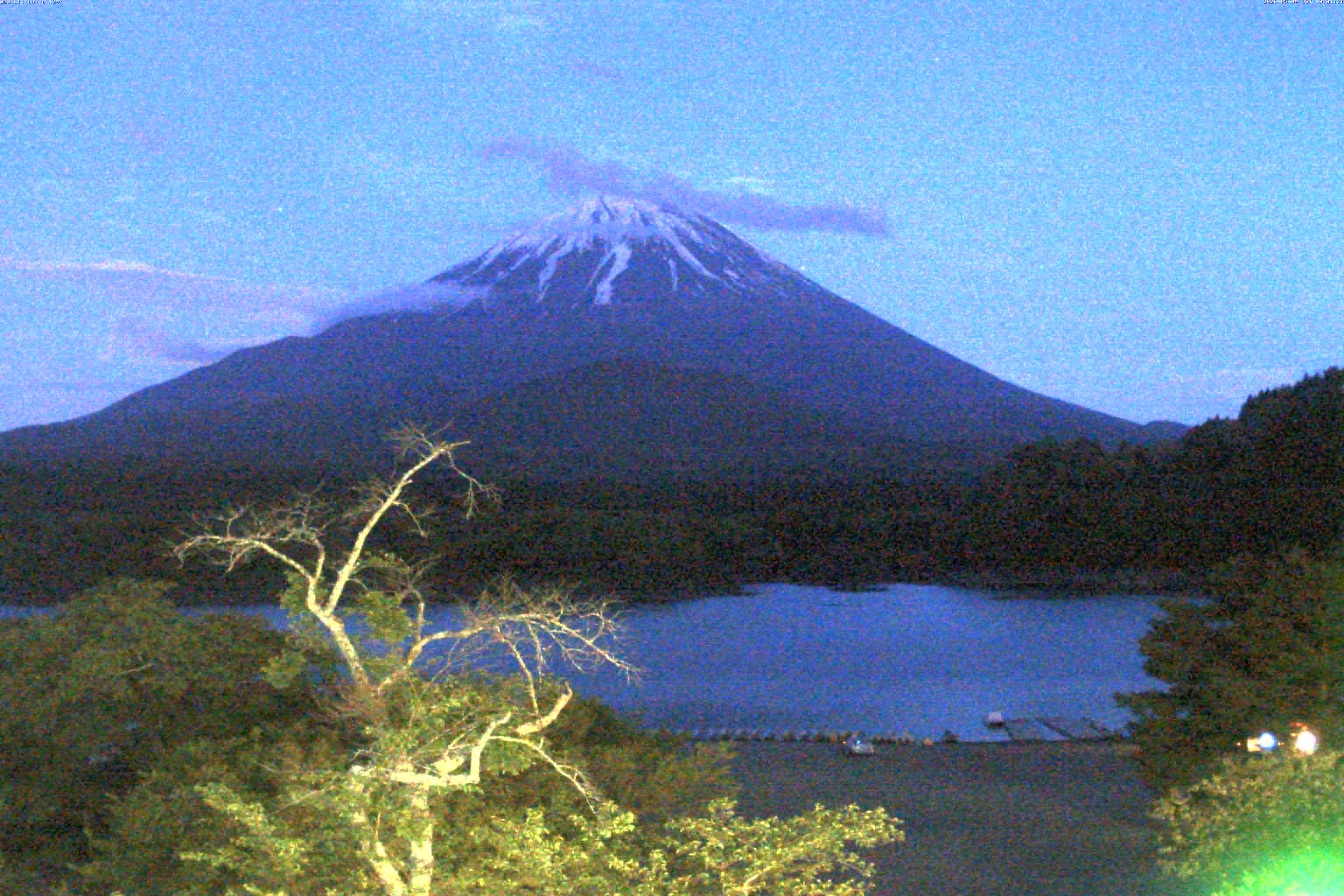 精進湖ライブカメラ