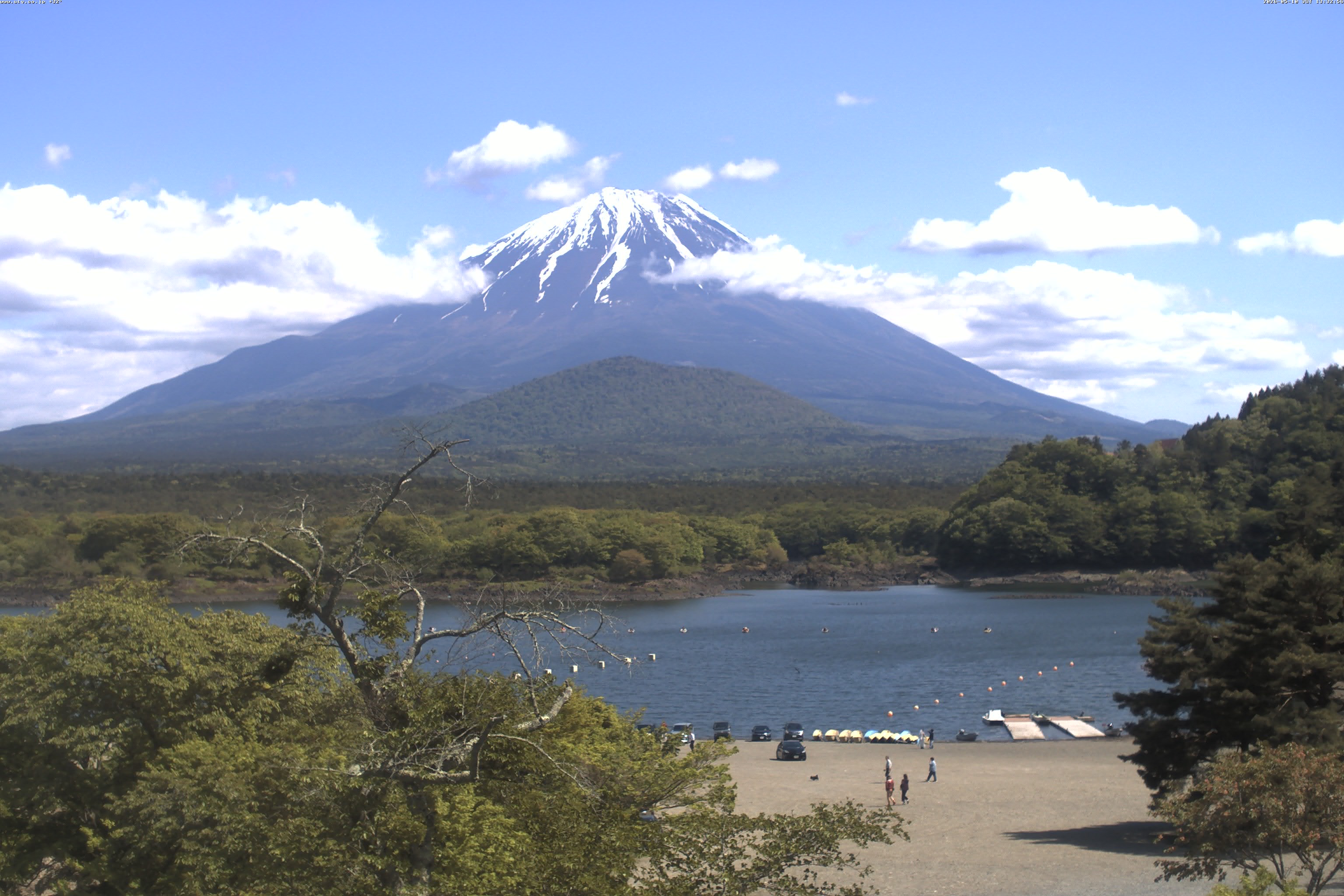 精進湖ライブカメラ