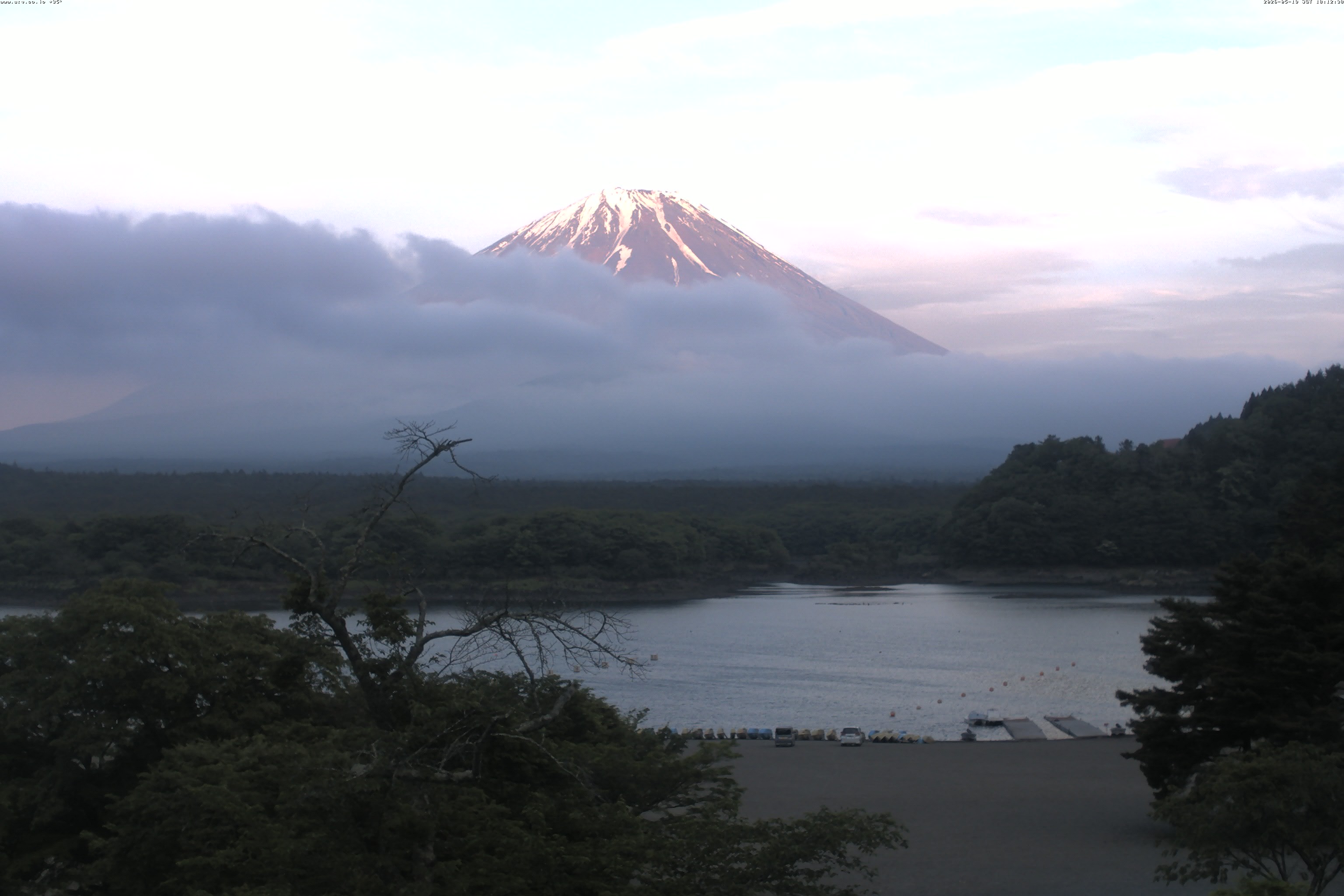 精進湖ライブカメラ