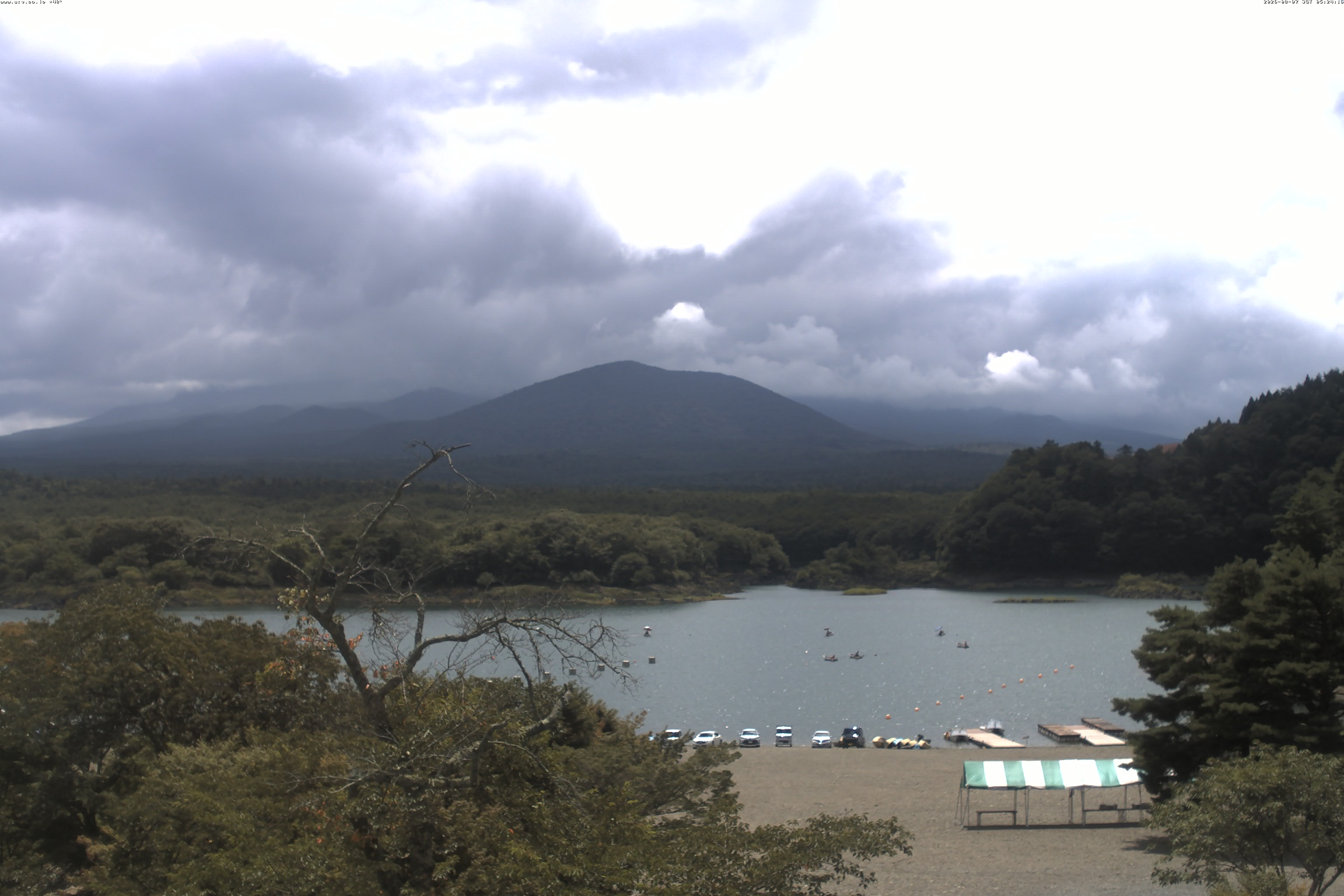 精進湖ライブカメラ