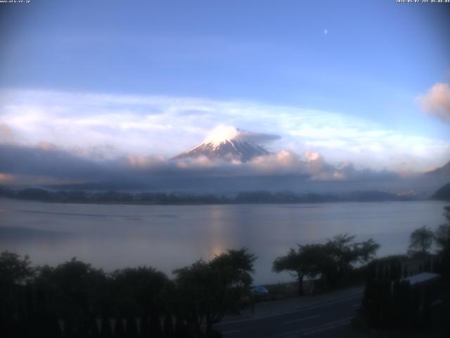 河口湖からの富士山