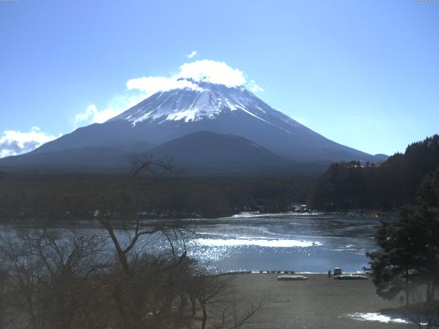 精進湖からの富士山