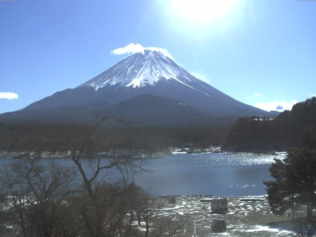 精進湖からの富士山