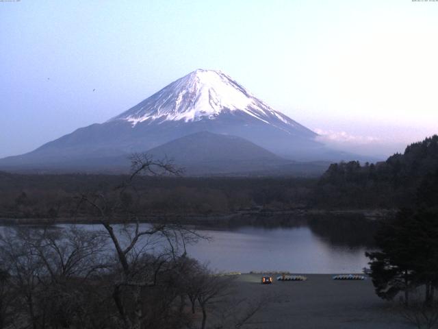 精進湖からの富士山
