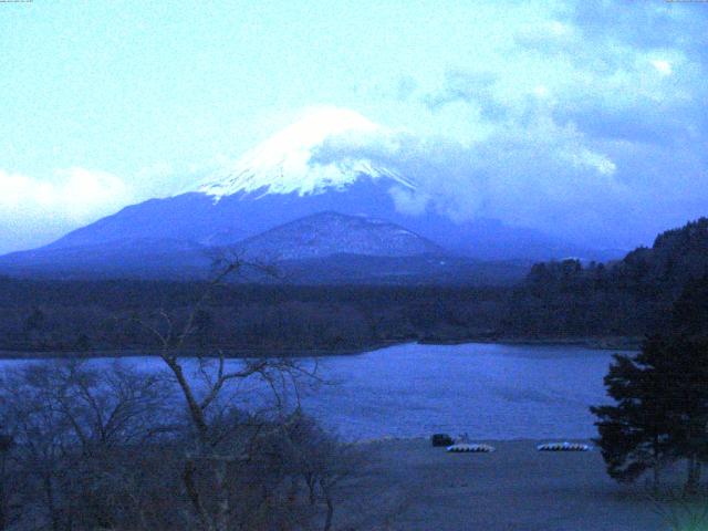 精進湖からの富士山