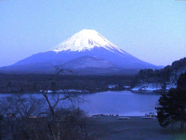 精進湖からの富士山
