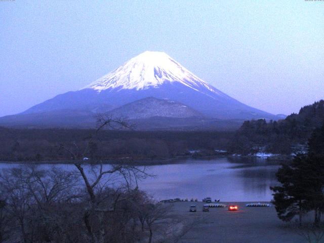 精進湖からの富士山