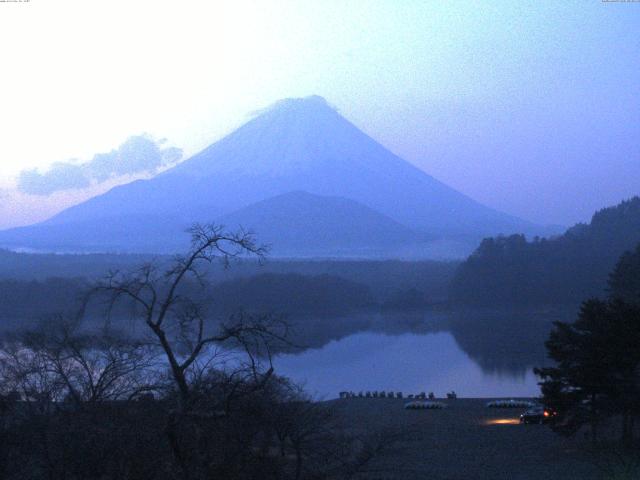 精進湖からの富士山