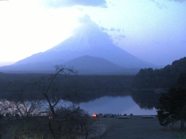 精進湖からの富士山