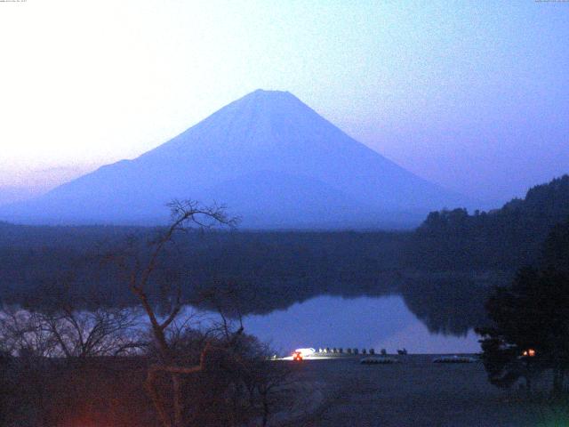 精進湖からの富士山