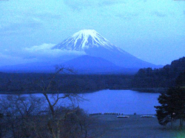 精進湖からの富士山