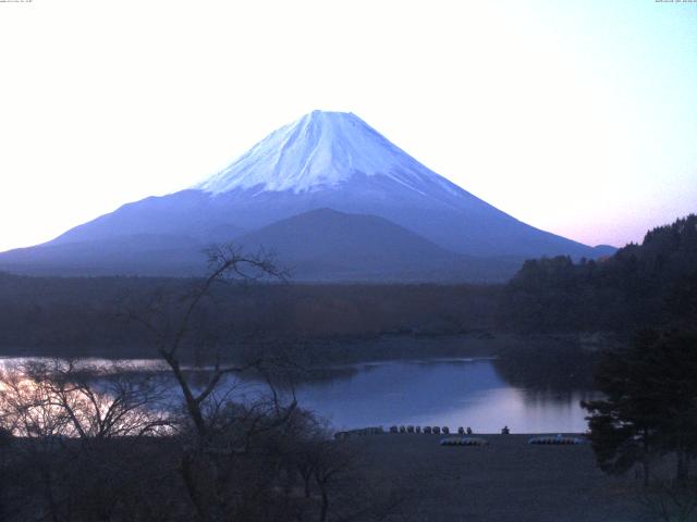 精進湖からの富士山