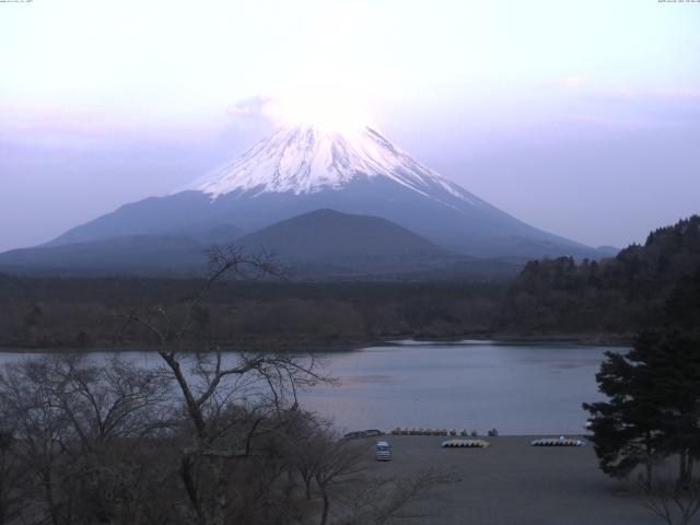 精進湖からの富士山