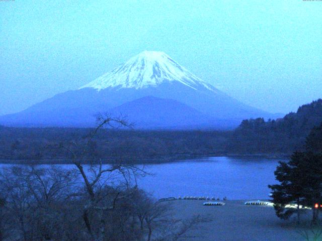 精進湖からの富士山
