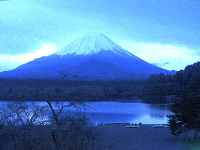 精進湖からの富士山