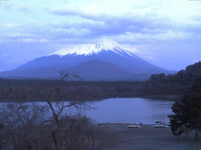 精進湖からの富士山