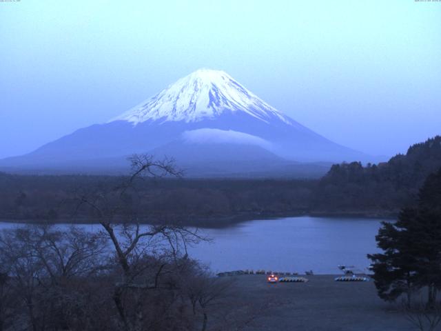 精進湖からの富士山