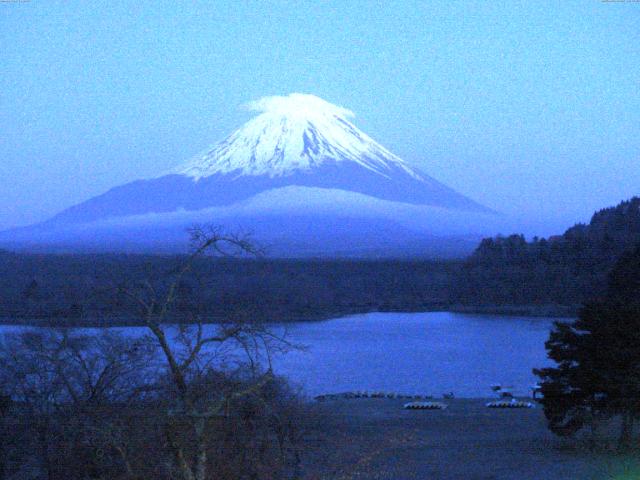 精進湖からの富士山