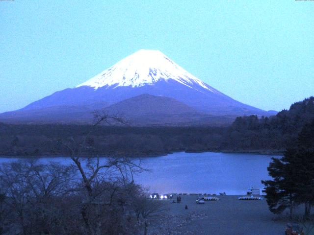 精進湖からの富士山
