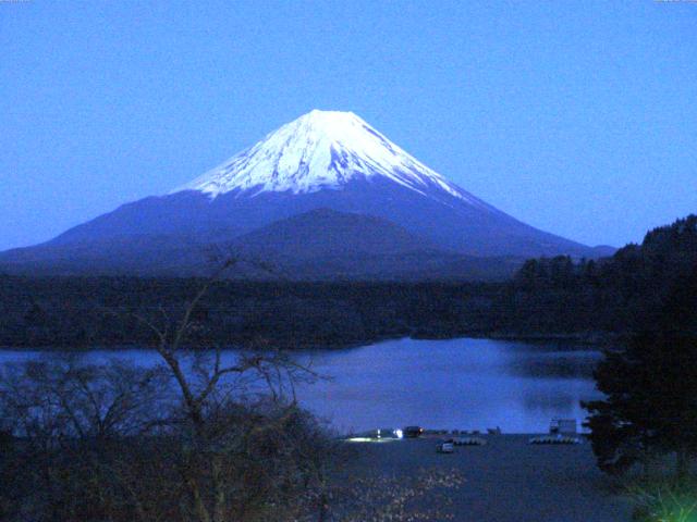 精進湖からの富士山