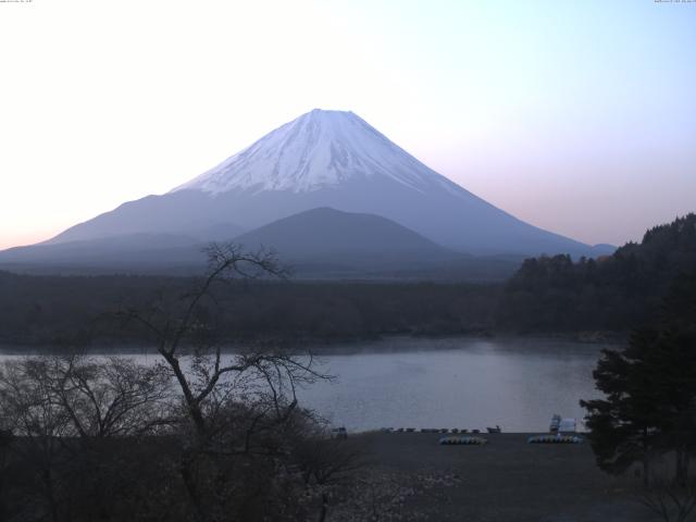 精進湖からの富士山