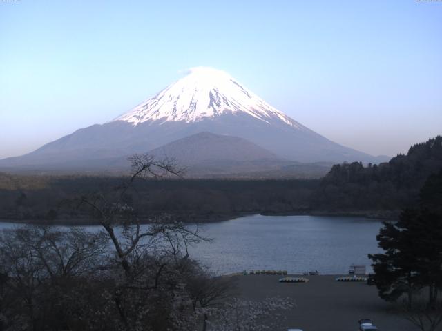 精進湖からの富士山