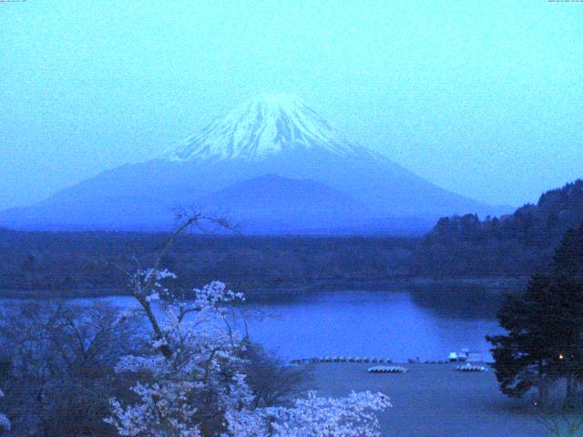 精進湖からの富士山