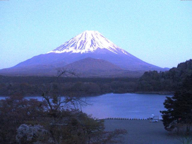 精進湖からの富士山