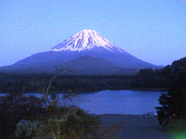精進湖からの富士山