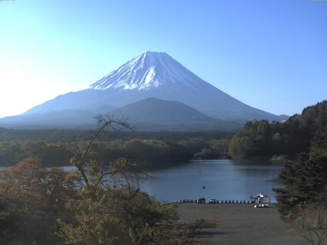 精進湖からの富士山