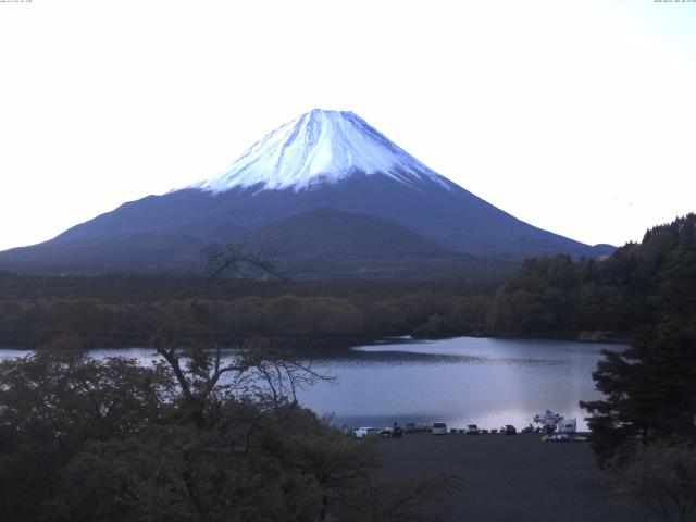 精進湖からの富士山