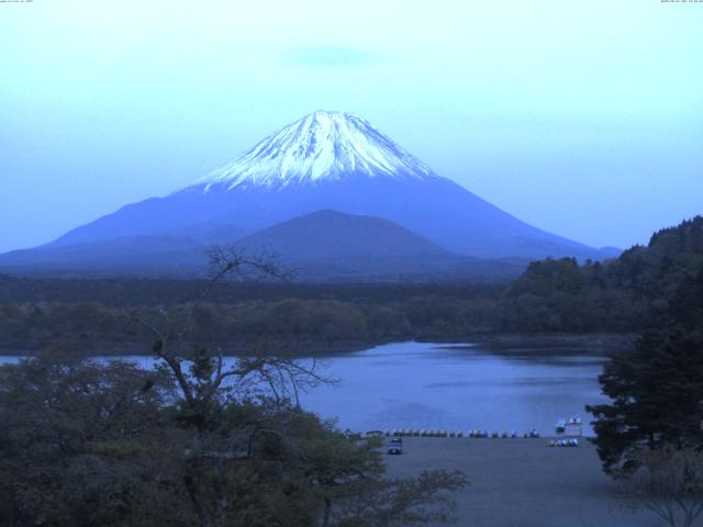 精進湖からの富士山
