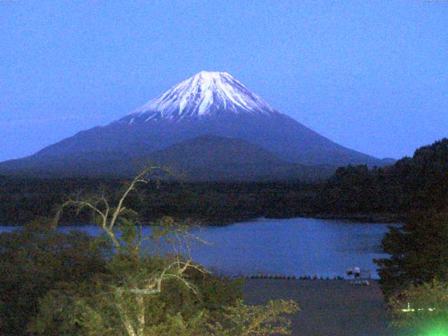 精進湖からの富士山