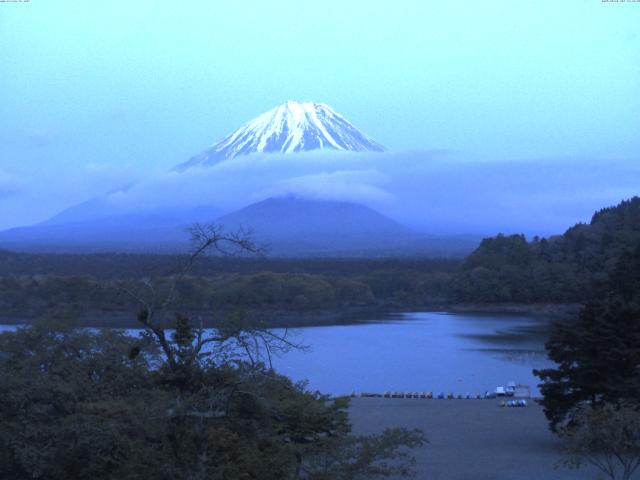 精進湖からの富士山