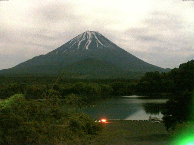 精進湖からの富士山