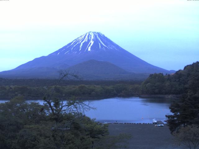 精進湖からの富士山