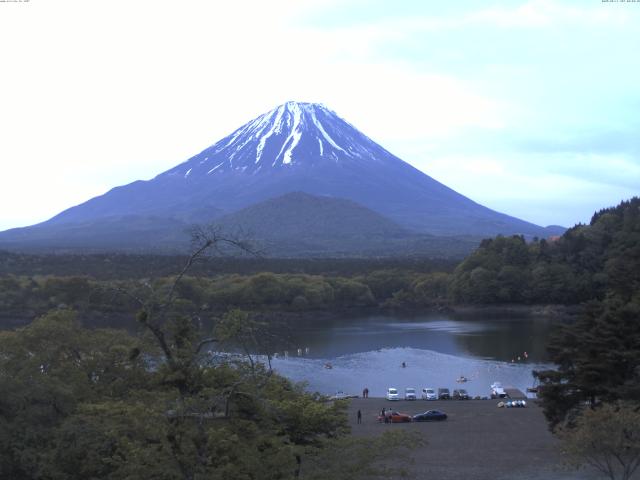 精進湖からの富士山